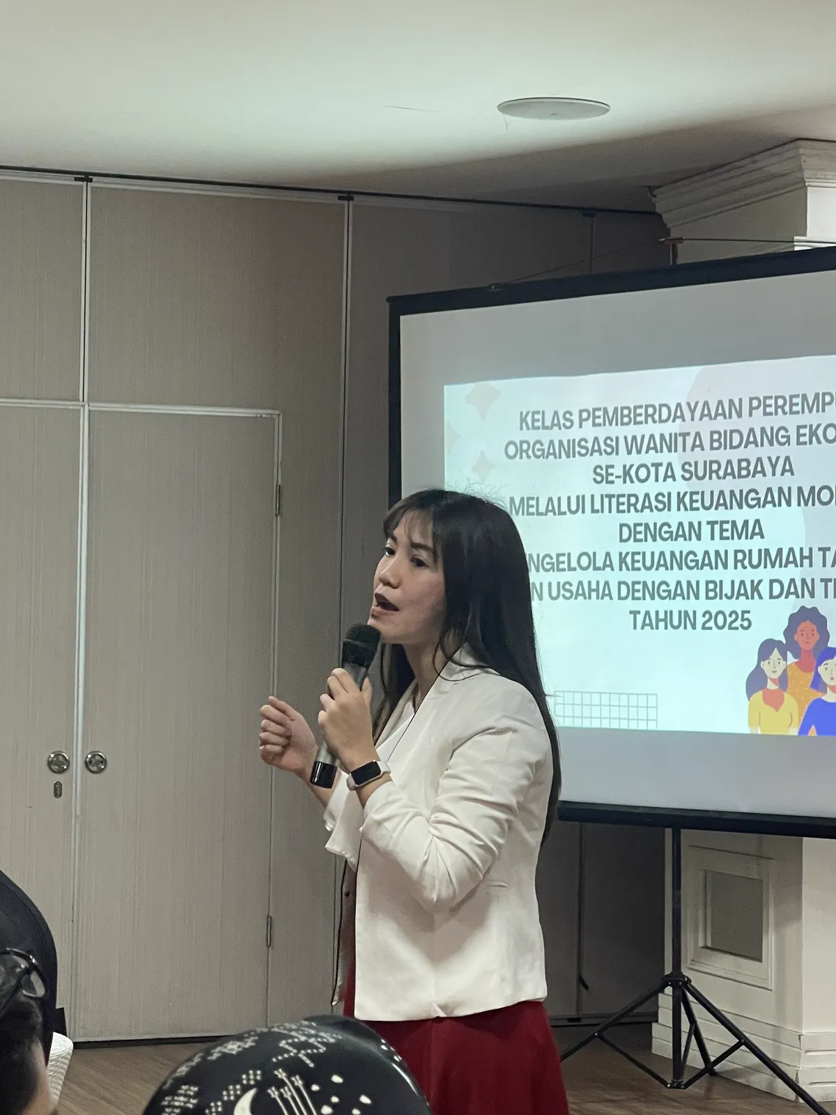 Founder Bantu Pengusaha sebagai narasumber kelas literasi keuangan di Surabaya