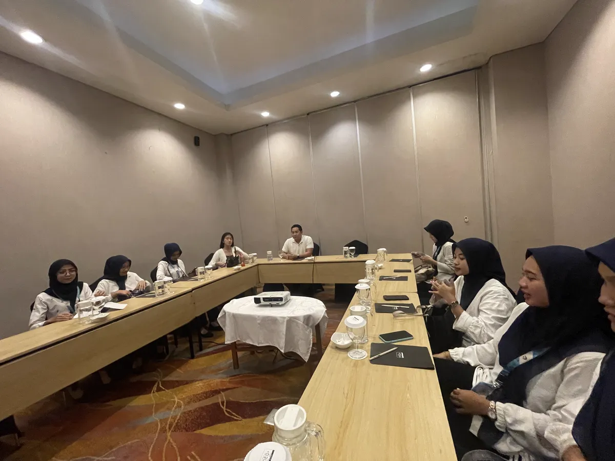 Tim Bantu Pengusaha dalam rapat kerja